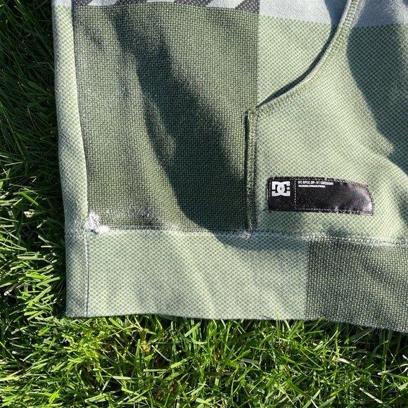 DC SHOES zip up hoodie. Size Xl - Picture 3 of 5